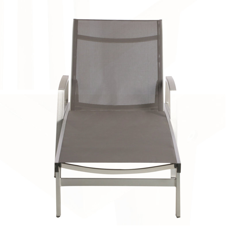 Chaises longues d'extérieur réglables en aluminium avec assise en filet, parfaites pour la détente et la durabilité