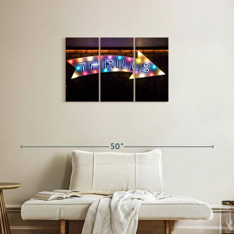Senne Thrills Arrow Sign, 20" H x 33" W