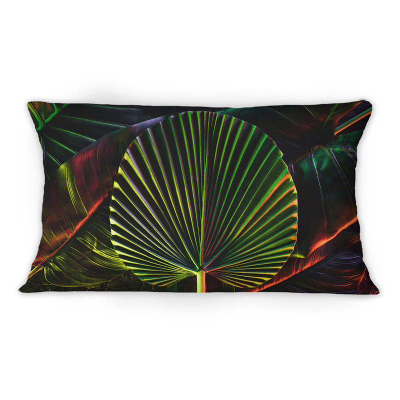 Feuilles tropicales ton sur ton noir I - coussin décoratif imprimé tropical 1