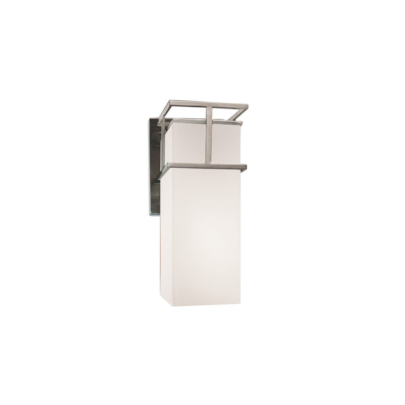 Applique murale d'extérieur à bras, Opale, Nickel brossé, H 14,75 po x l 6,5 po x P 7,25 po