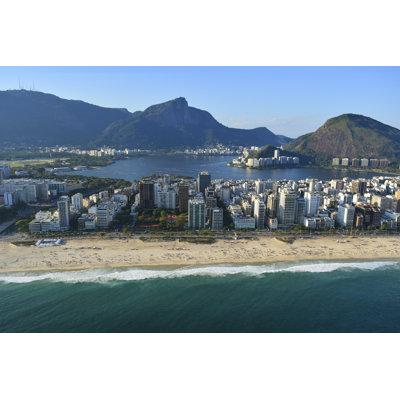 " Ipanema Beach " by Phaelnogueira