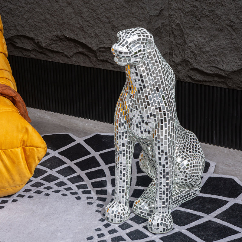 Naryja Furniture Statue
