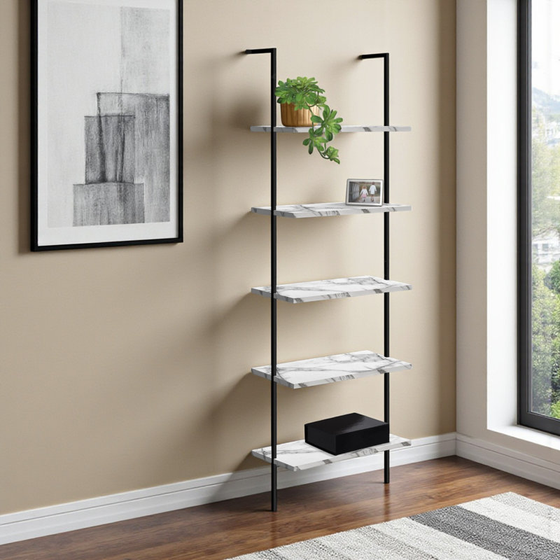Bibliothèque Rameka à 5 niveaux en métal noir aspect marbre blanc, H 71,78 po x l 23,47 po x P 11,74 po
