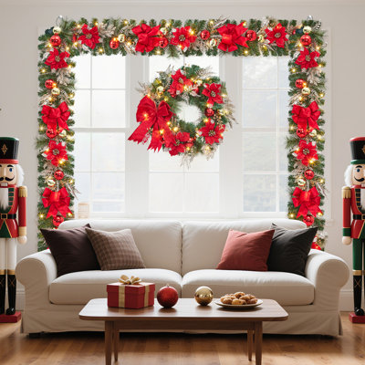 Guirlande de Noël rouge 6 pi pour escalier, pin artificiel avec nœuds et ornements en velours, 20 lumières chaudes, 8 fonctions, alimenté par batterie intérieur / extérieur