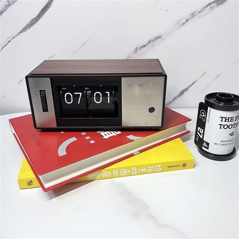 Retro Digital Flip Clock