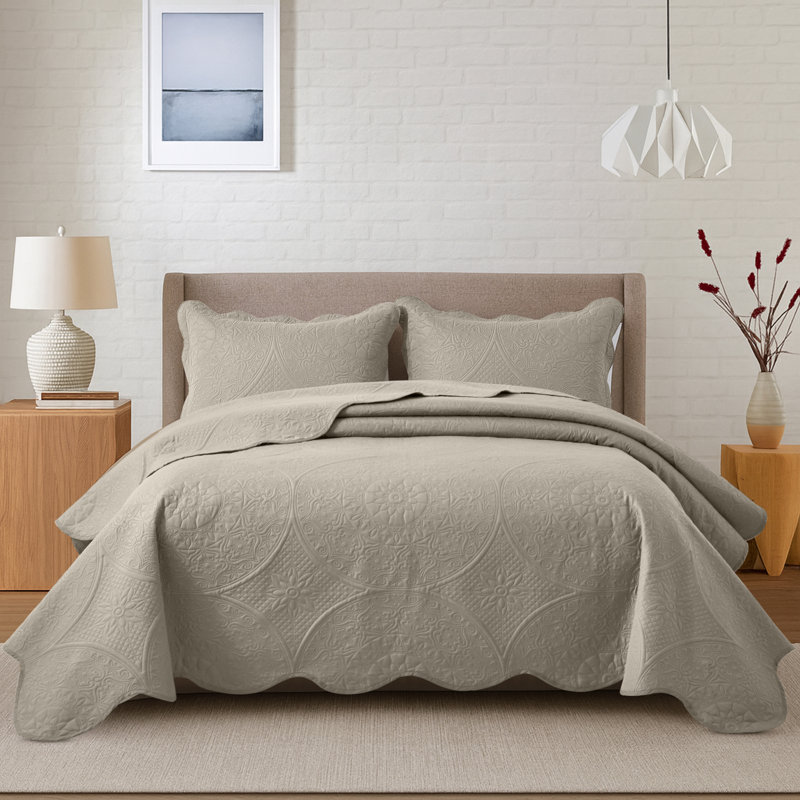 Floral Embossed Quilted Bedspread Set, Oversized and Lightweight Bedding Set with Pillow Shams, Beige