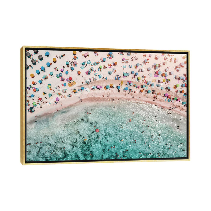 «Beachy» par Honeymoon Hotel - impression, Pas de tapis, H 26 po x l 40 po x 1,5 po, Toile encadrée d'or