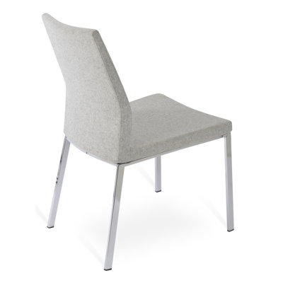 Chaise d’appoint rembourrée Pasha