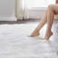 Tapis ultra doux en simili peau de mouton 2 pi x 6 pi blanc moelleux
