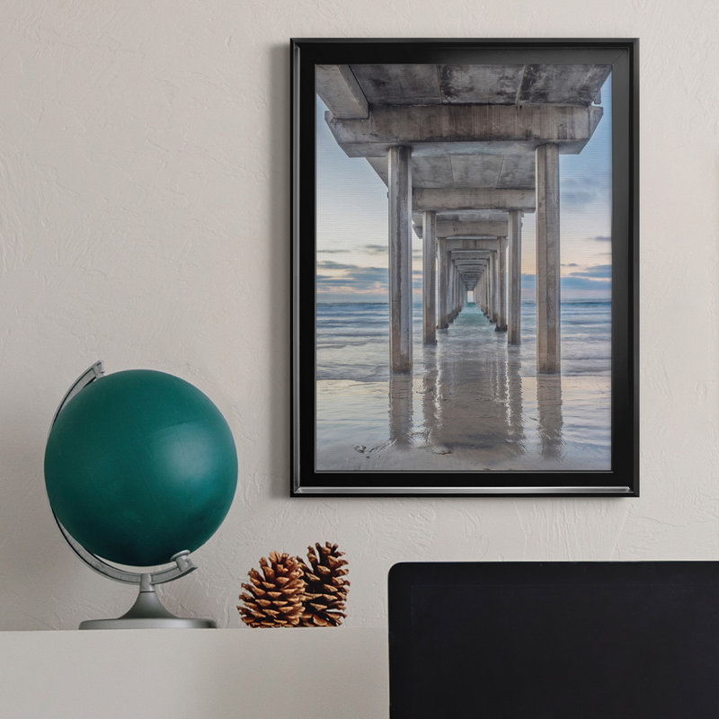 Scripps Pier - Peinture sur toile encadrée, H 18,5 po x l 24,5 po x P 1,5 po, Noir