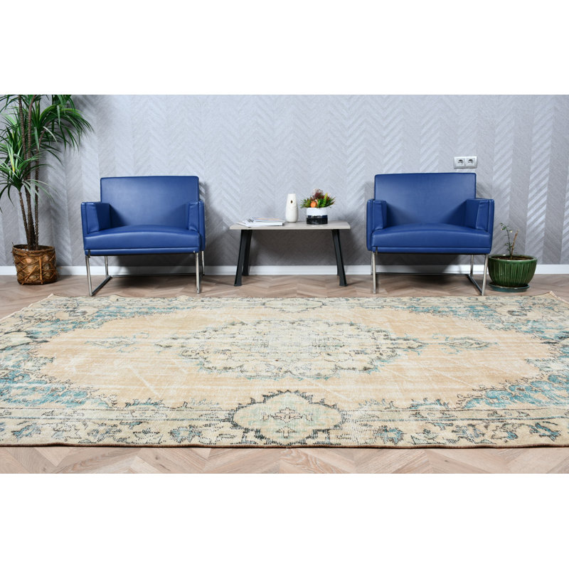 Grand tapis beige antique rétro avec un médaillon Oushak délavé, idéal pour la décoration de chambre à coucher