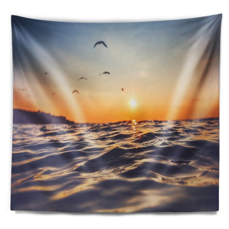 Eaux de mer à teintes teintées orange de plage au soleil tapisserie, H 32 po x l 39 po