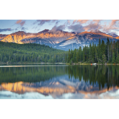 Pyramid Lake at Dusk par Glowingearth