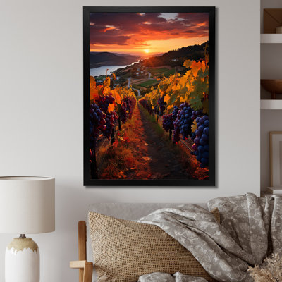 «Scenic Whimsical Vineyard II - Farmhouse», reproduction sur toile