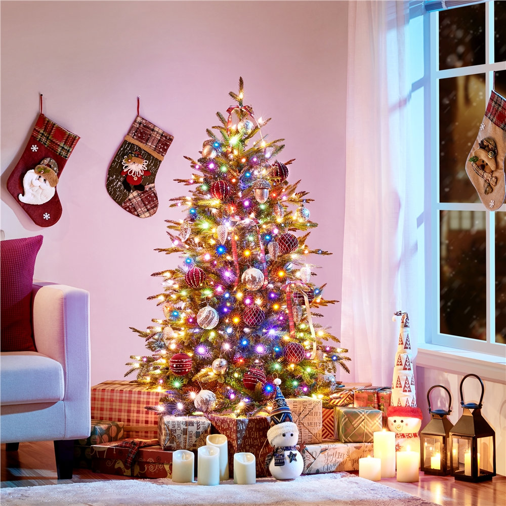 Pre-Lit Spruce Christmas Tree, 4.5'