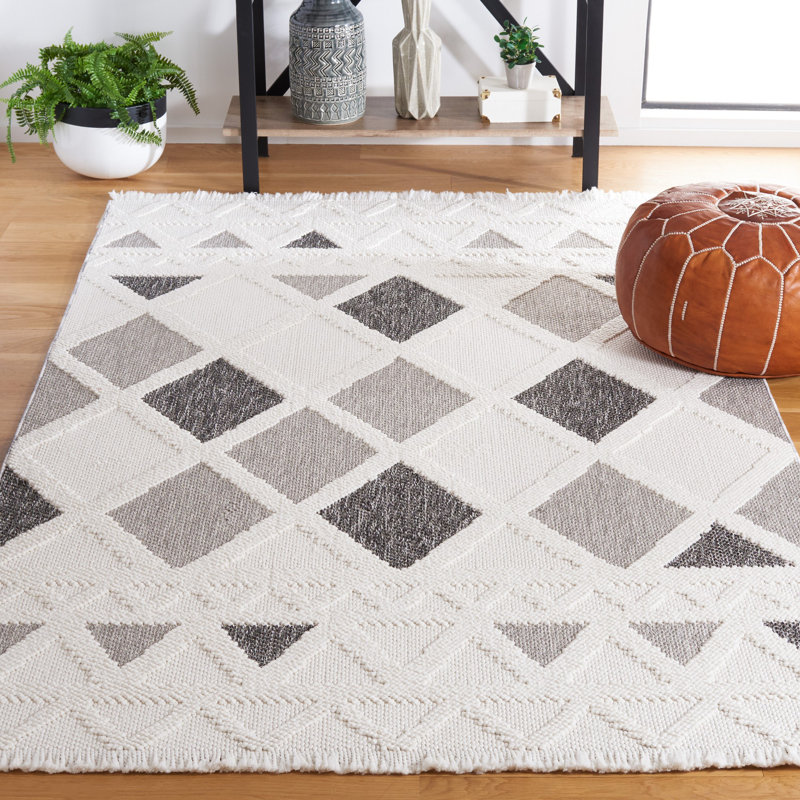 Tapis gris tissé à la machine à motif géométrique, Rectangle 5 pi 3 po x 7 pi 6 po