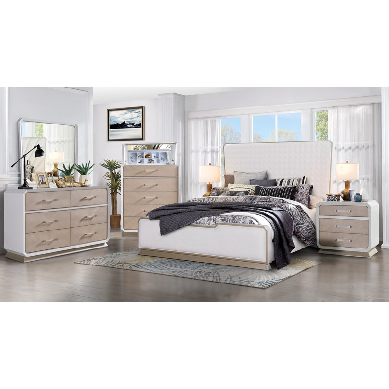 Ensemble de chambre à coucher matelassée 4 pièces Dior, Ensemble de quatre pièces : lit, commode, miroir, Grand lit