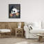 Cadre d'Halloween avec fleurs et crâne flottant, design par Sara Culpepper-1651659509-1651659508
