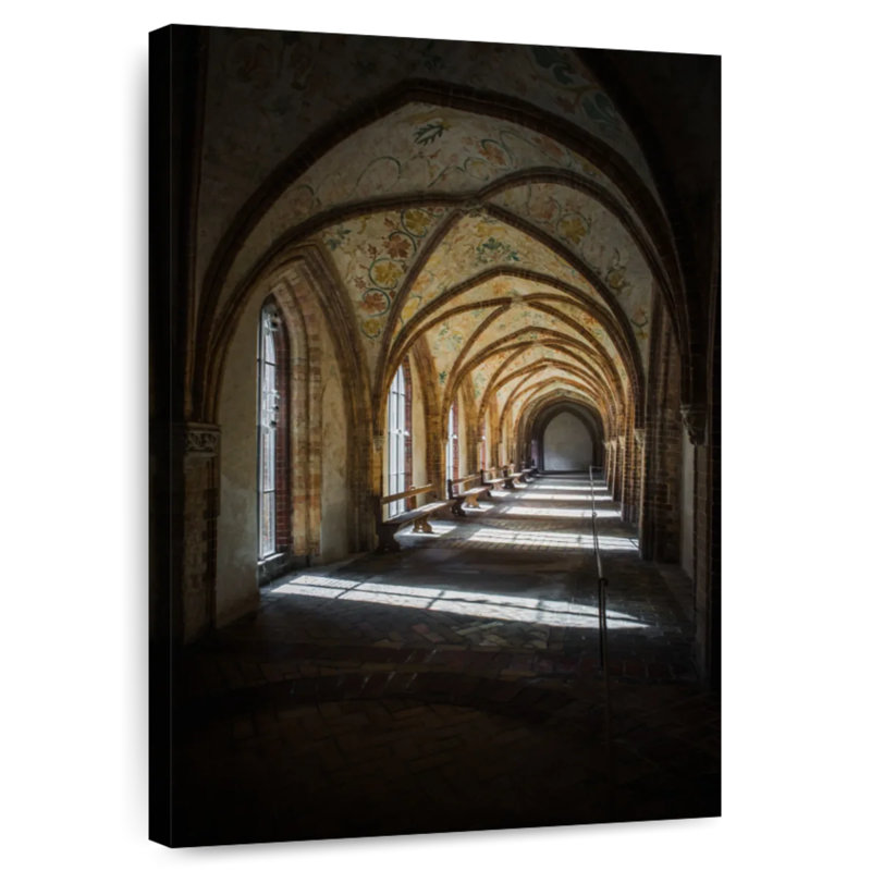 Lilie Schleswig, couloir de la cathédrale, H 39 po x l 26 po