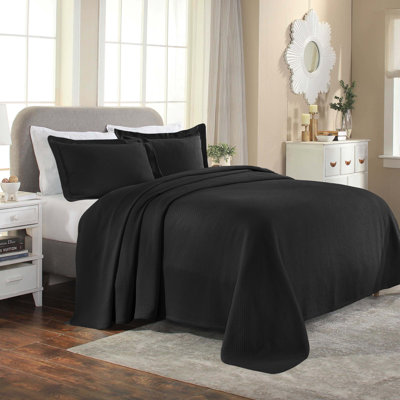 Superior Solitaire Waffled Matelassé Bedspread Set with Shams