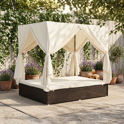 Lit de jour double en rotin pour l'extérieur avec six sections de tête et de pied réglables, rideaux et housses de coussin amovibles