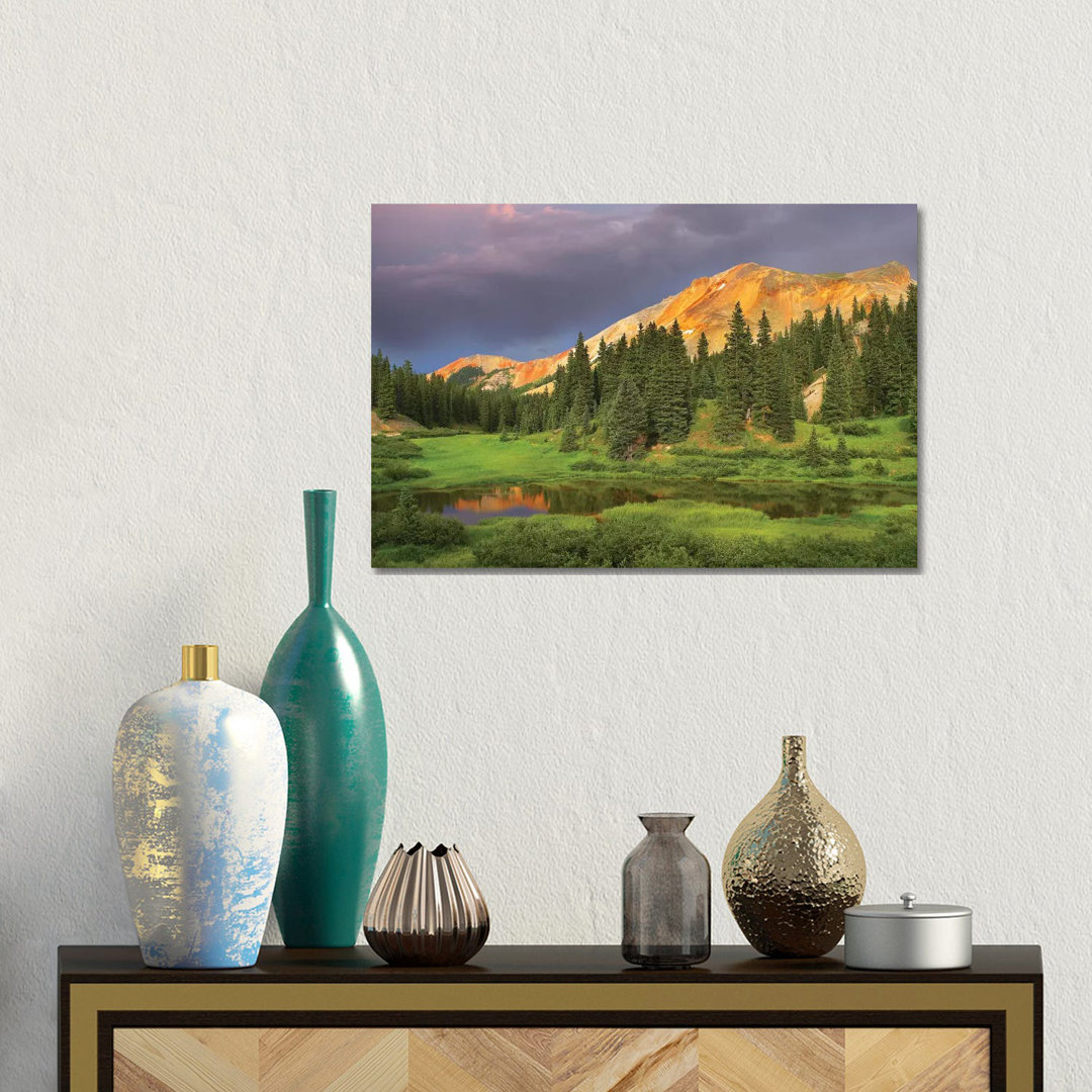 Red Mountain And Pond, Near Ouray, Colorado von Tim Fitzharris - No Frame Gallery-Wrapped Canvas Giclée on Canvas