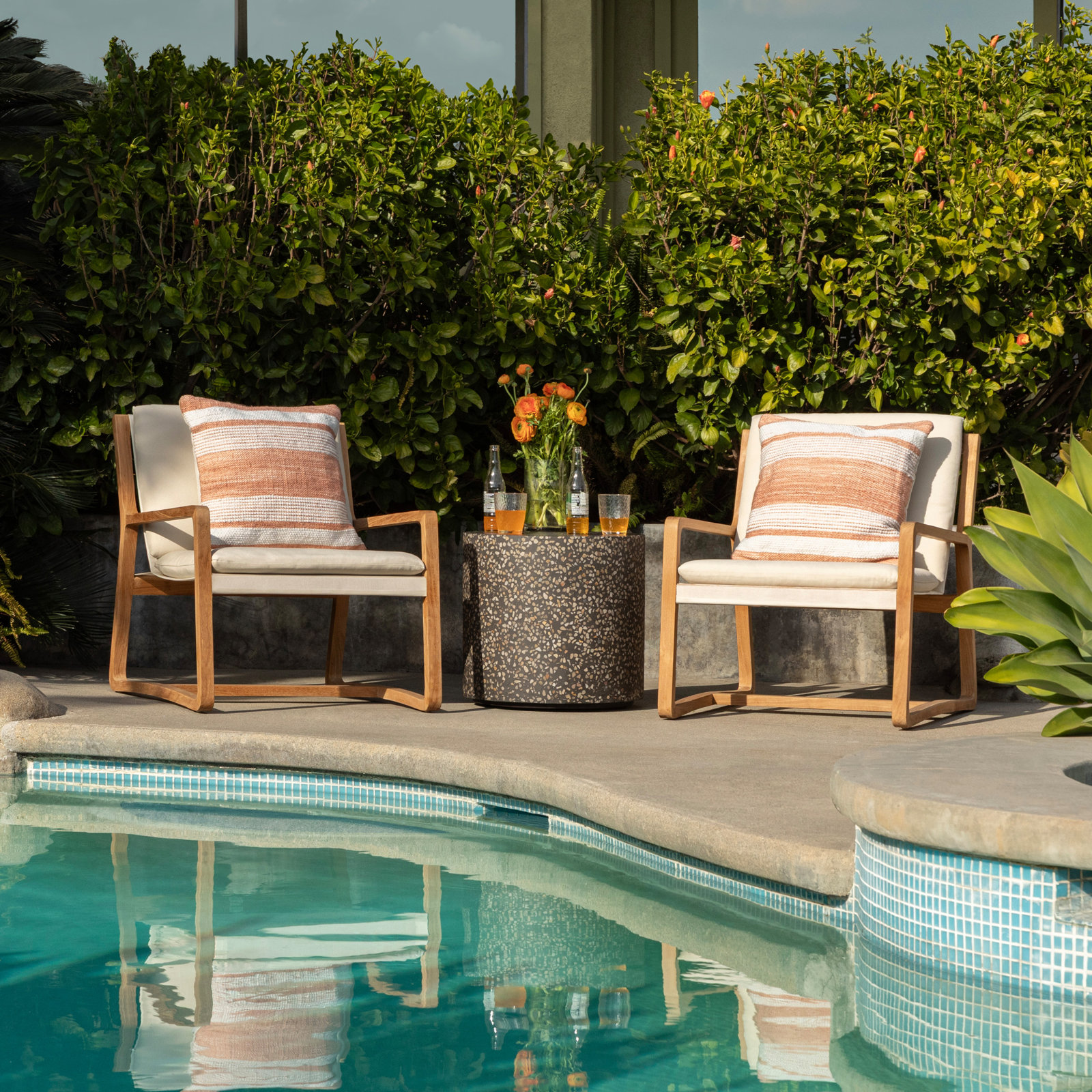 Gerrie 20" Patio Side Table
