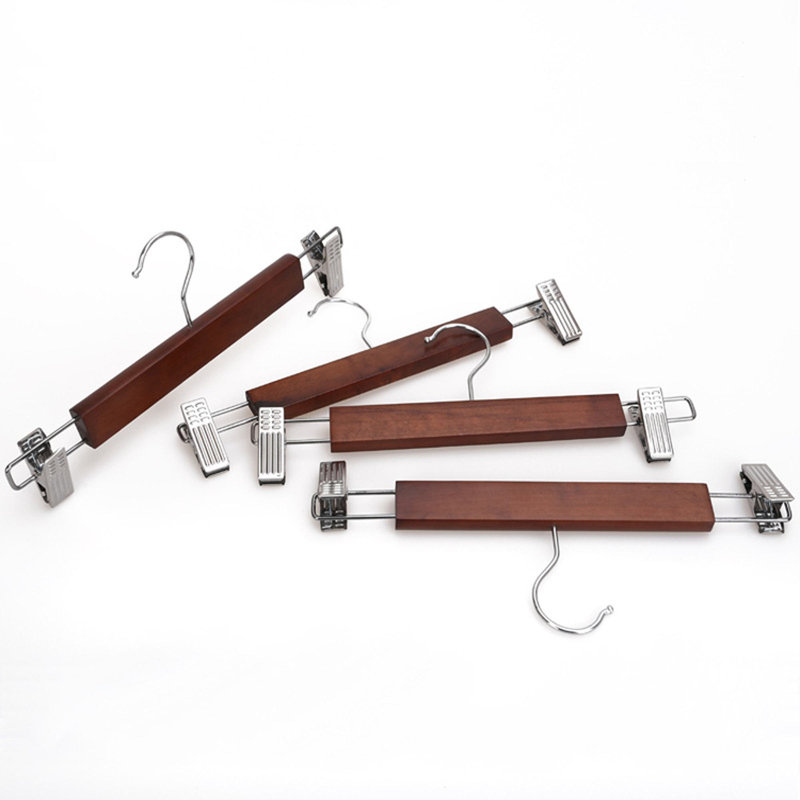 Cintre pour pantalons en bois massif de style rétro avec clip