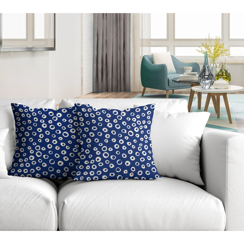 Oreiller carré intérieur / extérieur à pois Tanta, L 17 po x H 17 po, Bleu marine