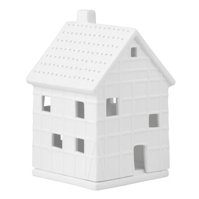 Maison de village en porcelaine à moitié bois