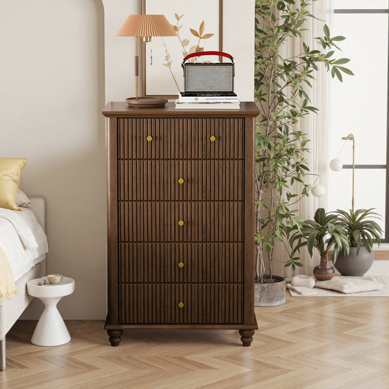 Damarye 17.72'' Fluted 5 Drawer Dresser, Walnut