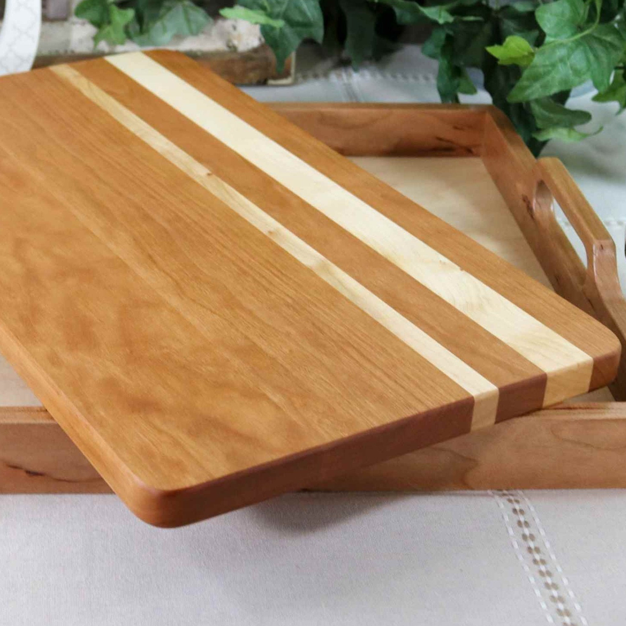 Wood Cutting Board With Handle - MAPLE