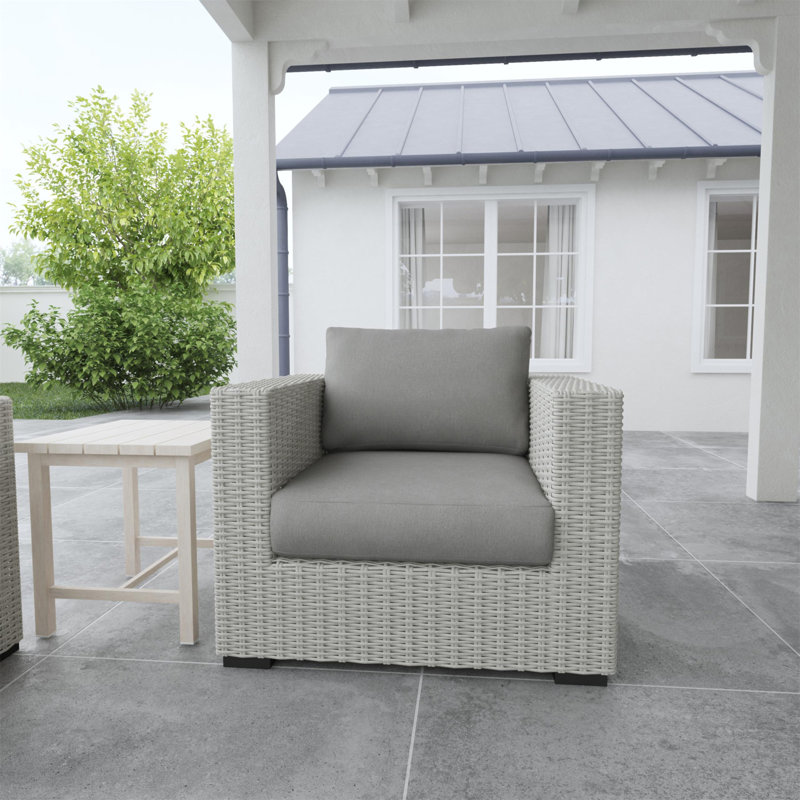 Tetra 22'' White Metal Outdoor Side Table