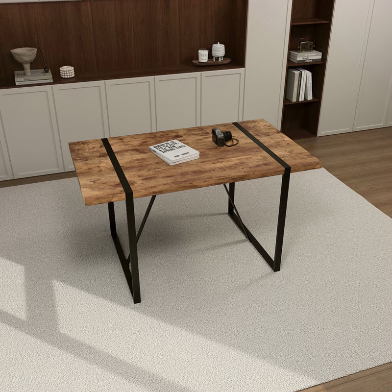 Table de salle à manger de 55 po en bois aggloméré rectangulaire industriel moderne en bois foncé, 4 à 6 personnes, plateau de table en bois d'ingénierie de 1,5 po d'épaisseur et pieds en métal rectangulaires, utilisé pour la maison et la cuisine