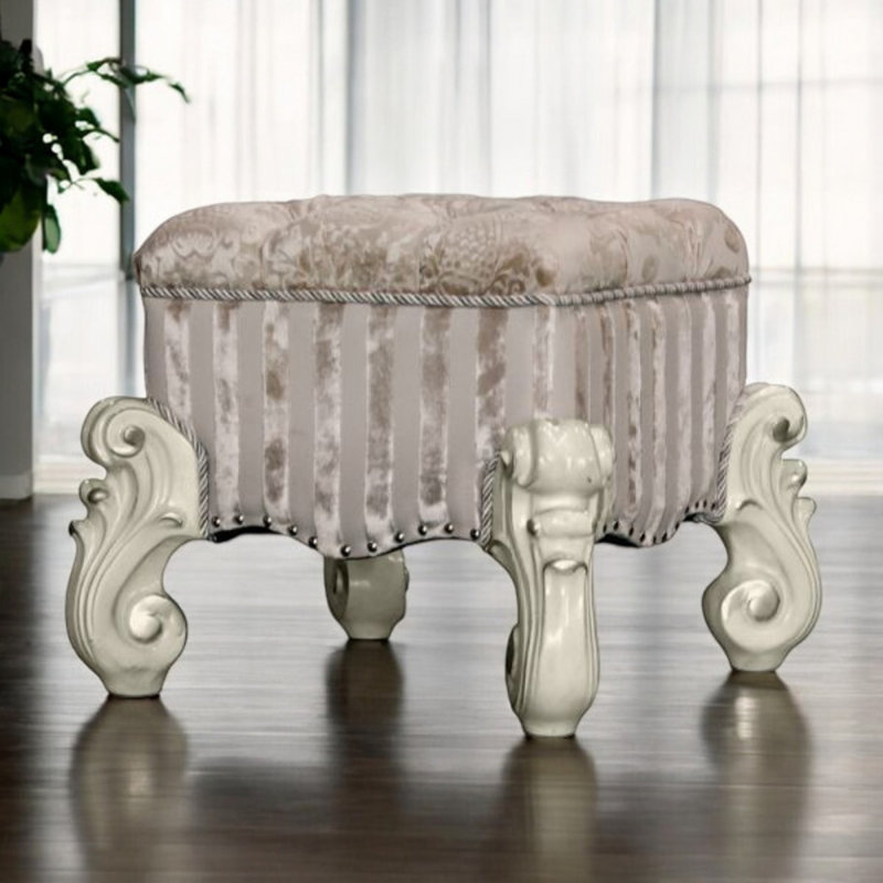  Chaise de coiffeuse capitonnée ivoire à finition os