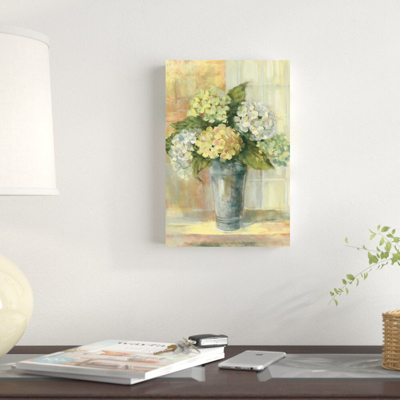 «Yellow Hydrangea» par Carol Rowan, reproduction d'art sur toile tendue, H 12 po x l 8 po