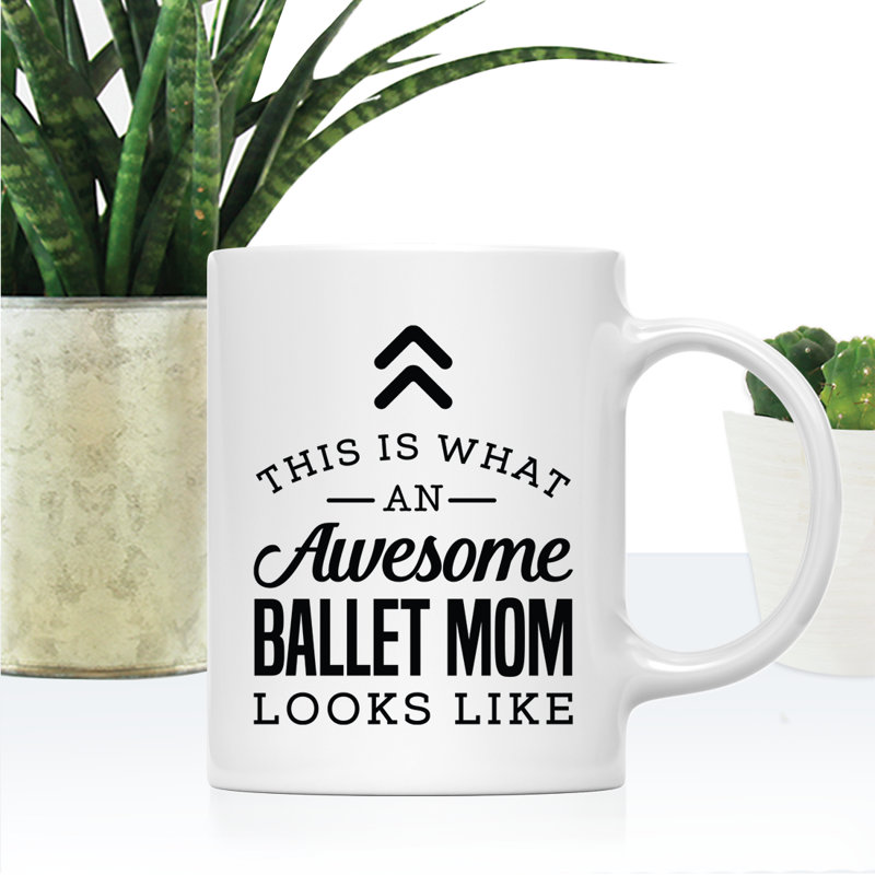 C’est ce qu’on appelle une tasse de ballet impressionnante avec une tasse à café
