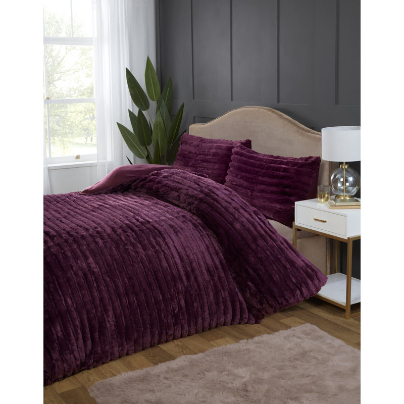 Aliyat Polyester Bedding with Pillowcases Included, Burgundy
