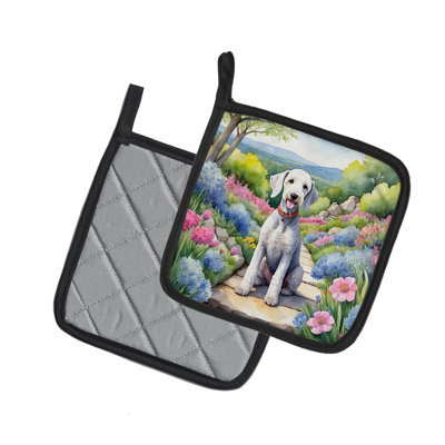 Caroline's Treasures Floral Polyester Potholder Set
