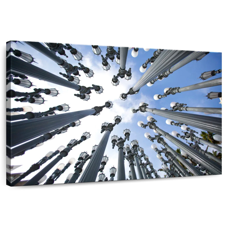 Sculpture Lilie Lamppost à Los Angeles, H 30 po x l 45 po