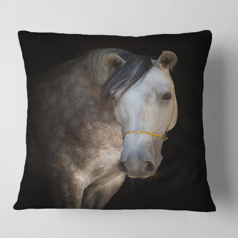 Portrait d'un cheval blanc - coussin de ferme, 18" x 18"