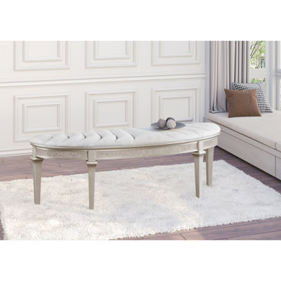 Banc rembourré en chêne argenté, capitonnage et pieds effilés pour une entrée de chambre à coucher avec finition en chêne, tissu, espaces de vestibule