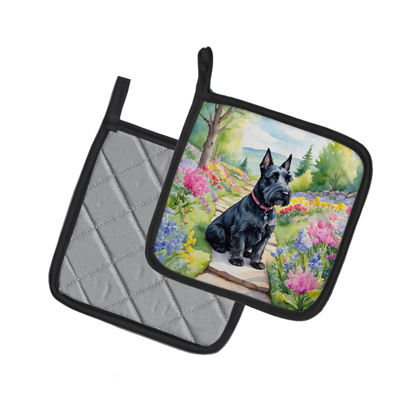 Caroline's Treasures Floral Polyester Potholder Set