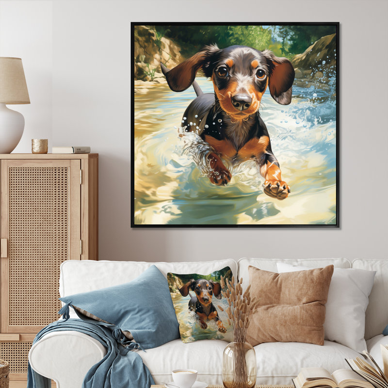 Mignon teckel jouant dans la rivière sur toile, H 36 po x l 36 po, Cadre flottant noir