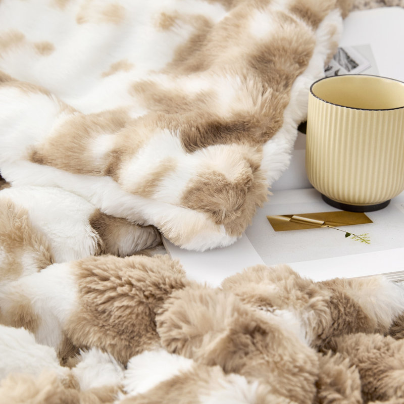 Coma Inducer Chunky Bunny Spotty Oversized Comforter Set, White/Tan, Twin Extra Long Comforter + 1 Standard Sham
