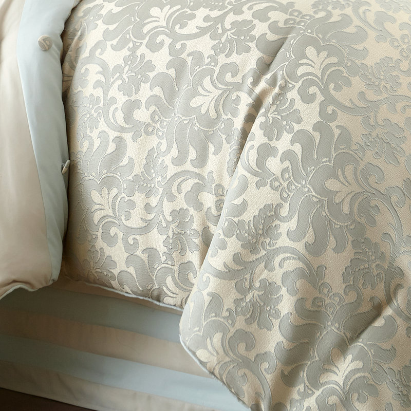 Traditional Polyester Floral Comforter, Queen