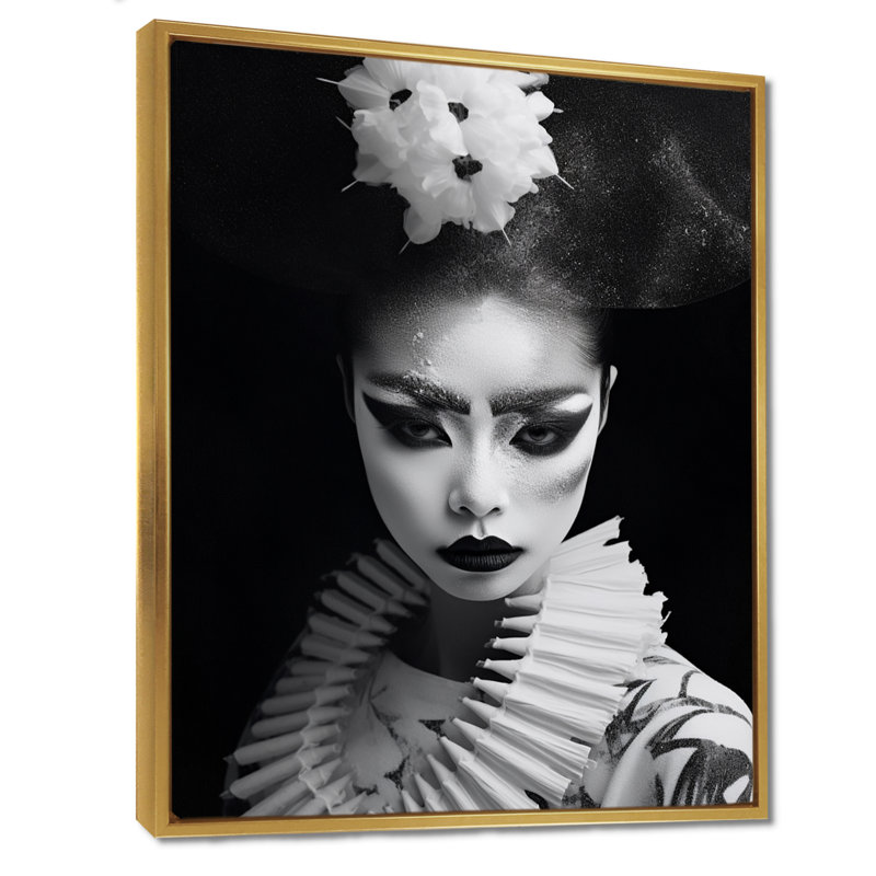 «Geisha», impression d'art mural japonais, Toile dorée avec cadre flottant, H 32 po x l 16 po