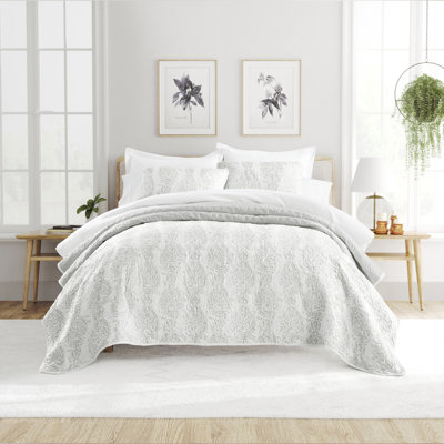 Becky Cameron Damask Quilt