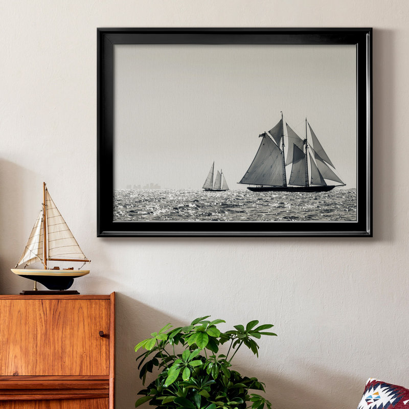 Toile encadrée de qualité supérieure Heading Out - prête à être accrochée, H 30,5 po x l 42,5 po x P 1 po, Cadre noir