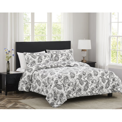 Latoyta Paisley Quilt